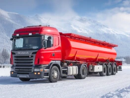 Автоцистерна для перевозки светлых нефтепродуктов